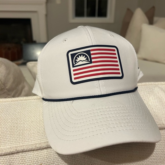 Sunday River Golf Men’s Maine Hat in like new condition - Picture 1 of 3